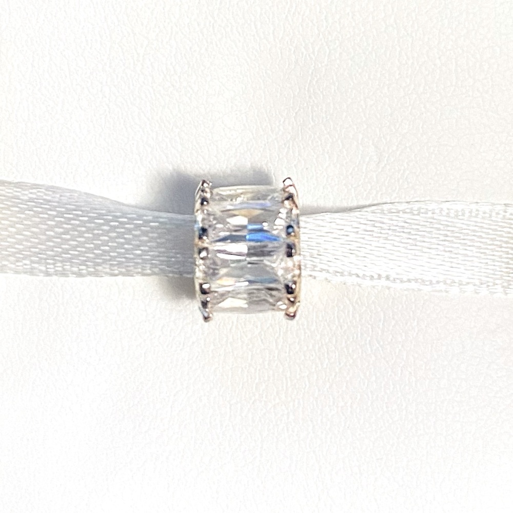 Crystal Individuality Bead / Charm